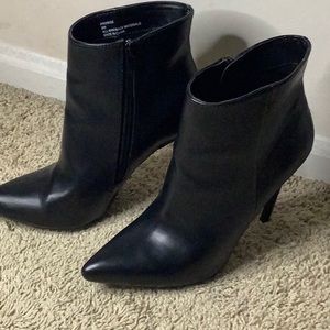 Shi by journey Black heel booties